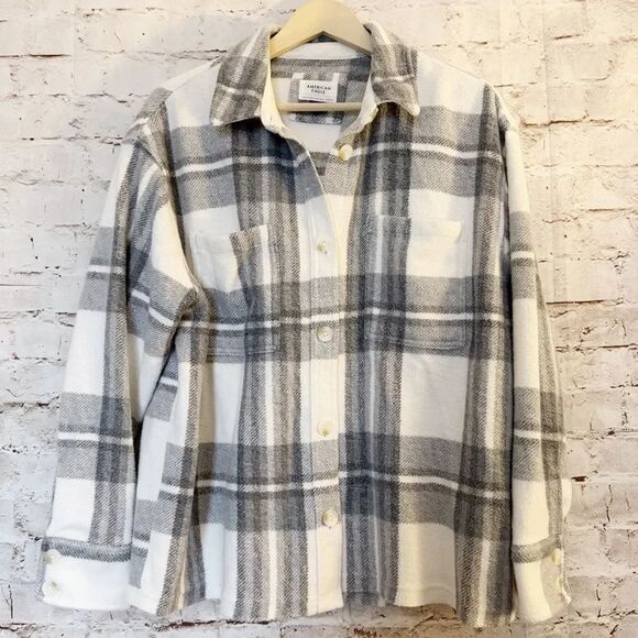 American Eagle Outfitters Tops - American Eagle plaid fleece shacket